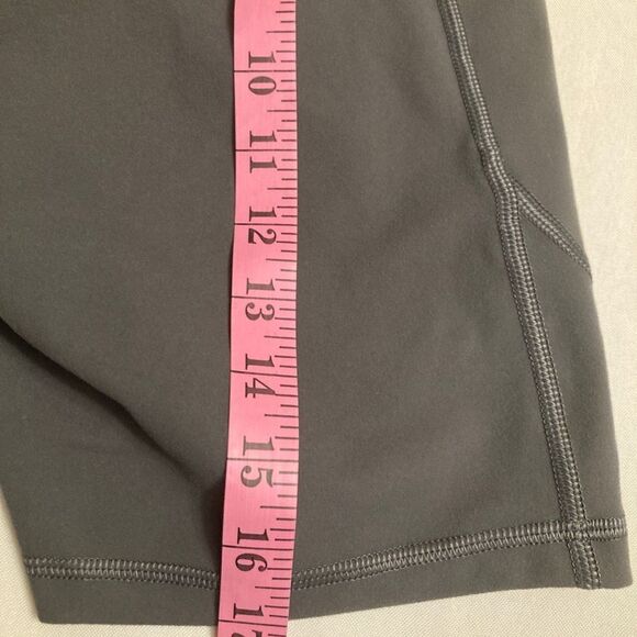 Luga Bike Shorts with Pocket - Picture 11 of 12